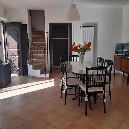 Casa Peca Di Luigi E Laura Nyaraló *